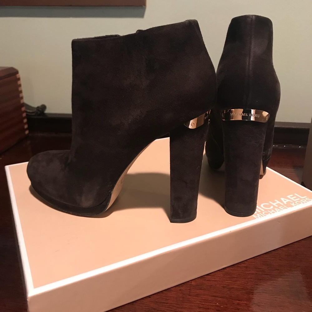 Michael Kors Brown suede heel booties